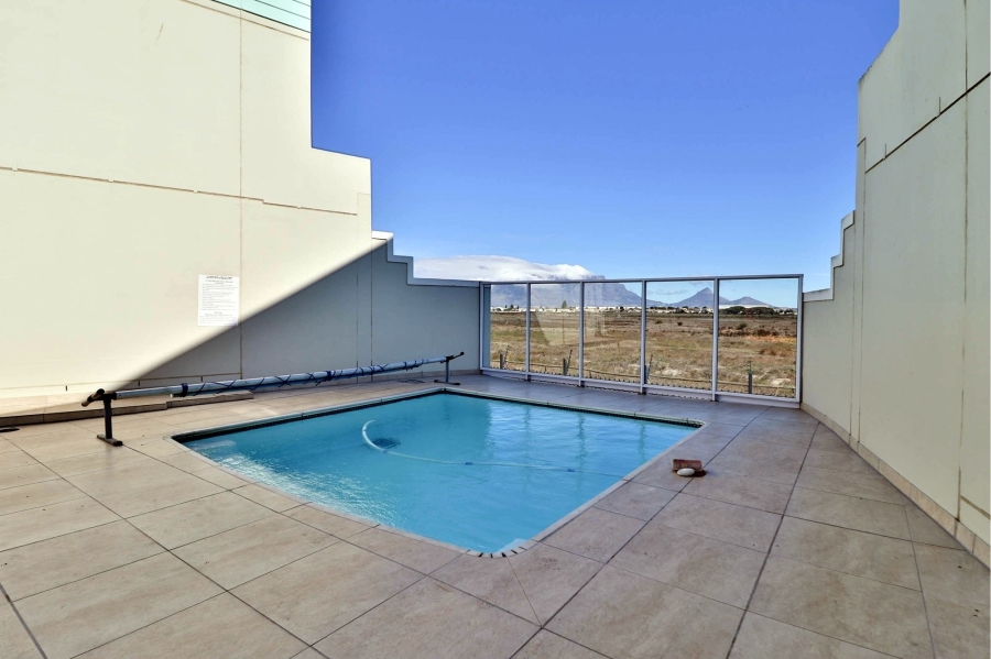 To Let 2 Bedroom Property for Rent in Royal Ascot Western Cape